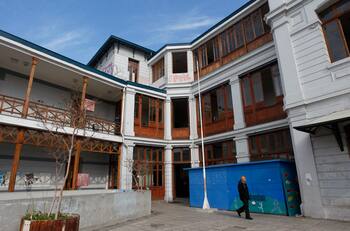 Liceos emblemáticos de Santiago: Estos establecimientos quedaron con cientos de cupos tras matrículas