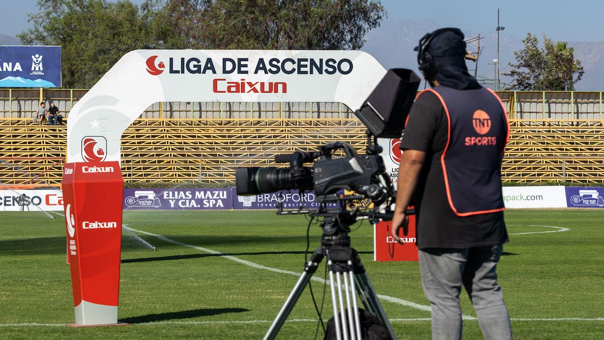 Clave en la parte alta: el partidazo del fútbol chileno que no irá por TV este lunes