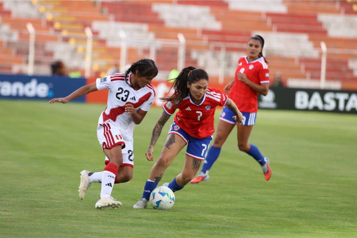 Chile sufrió una durísima derrota en Perú. Foto: Comunicaciones/FFCh