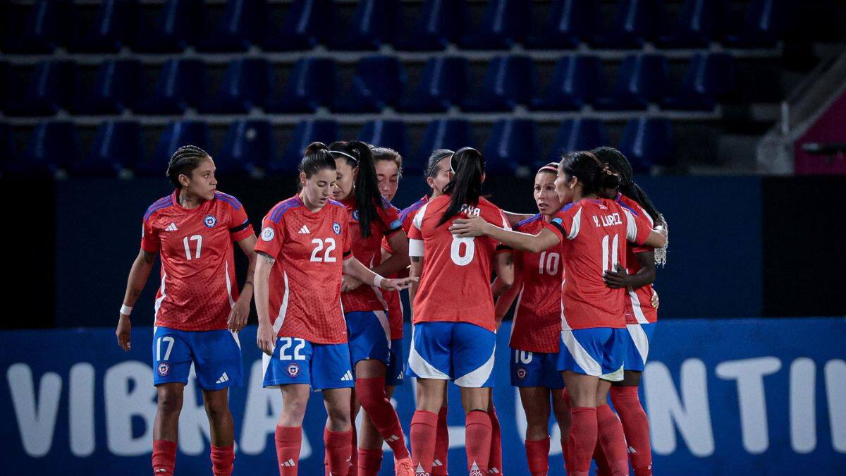 La Roja sufre baja de último minuto para enfrentar a Paraguay: llaman de emergencia a jugadora de la U
