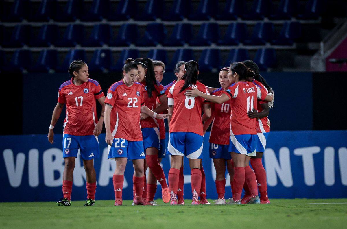 La Roja sufre baja de último minuto para enfrentar a Paraguay: llaman de emergencia a jugadora de la U