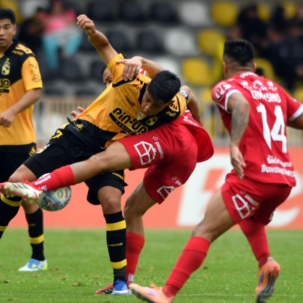 Coquimbo Unido y Ñublense repartieron unidades en el Francisco Sánchez Rumoroso