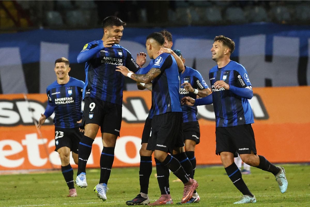 Huachipato venció con autoridad a Universidad de Concepción, en el cierre de la octava fecha. Foto: Agencia Aton.