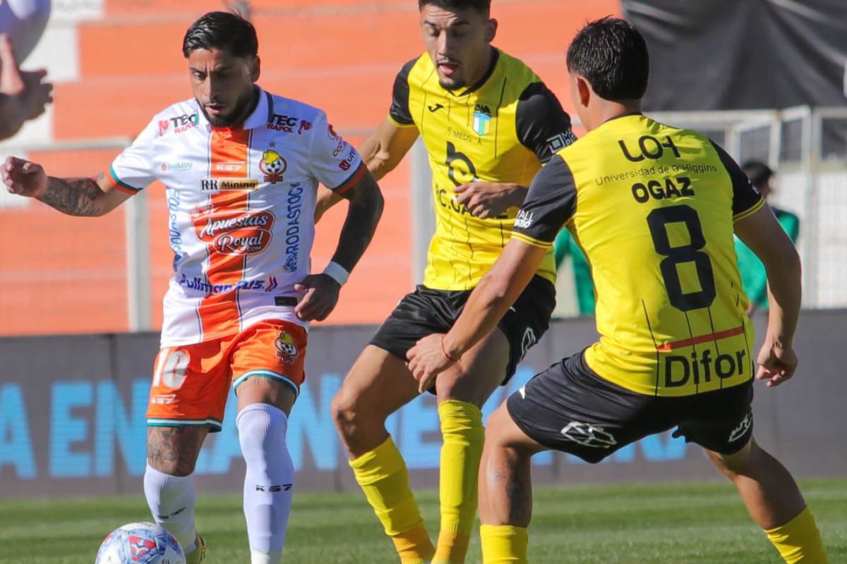 Cobresal y O'Higgins se enfrentan en El Salvador. Foto: @cobresaloficial en Instagram