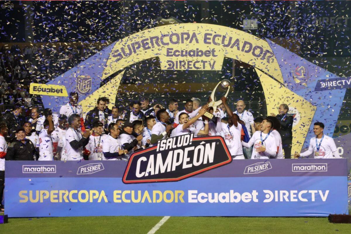 supercampeón de Ecuador.