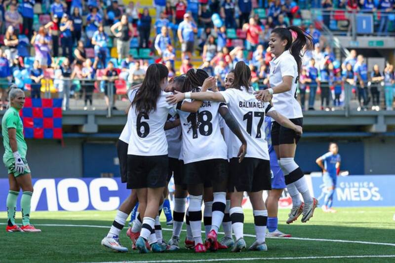 Colo Colo venció categóricamente por 4-0 a la U en la primera rueda. Foto: Prensa Colo Colo.