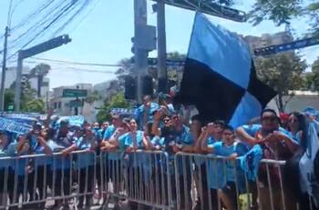 VIDEO | Hinchas de Deportes Iquique se hacen sentir en Lima con masivo apoyo al equipo