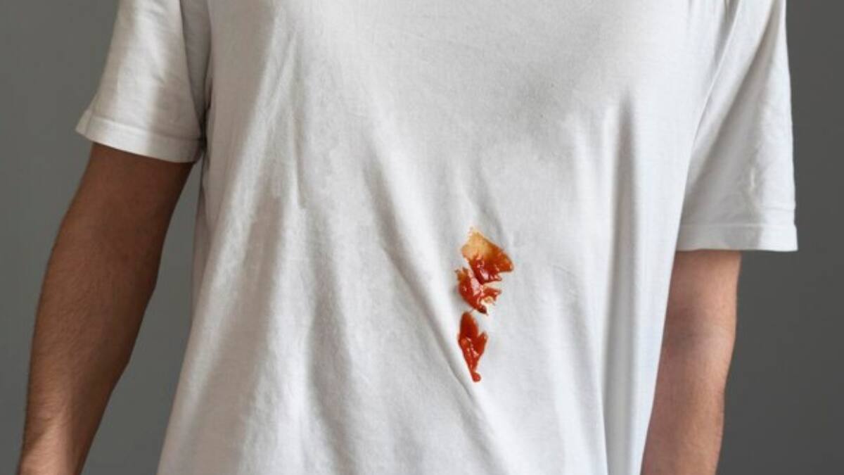 Ni limón ni vinagre: Así puedes quitar las manchas de salsa fácilmente de tu ropa