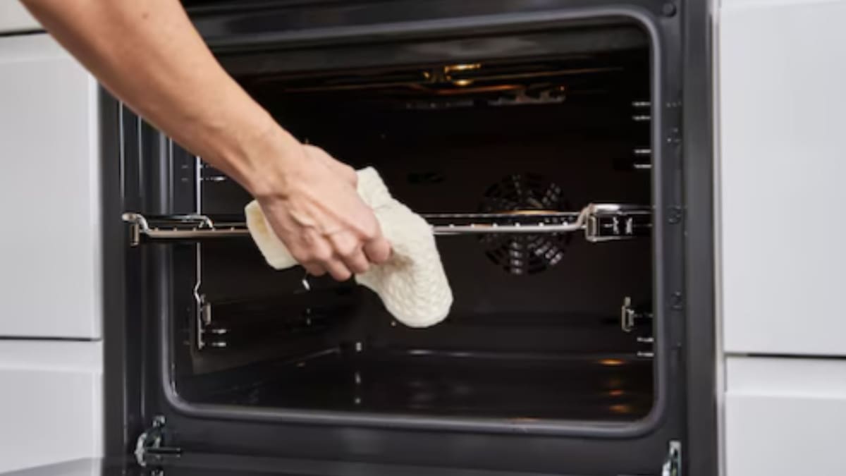 “El último definitivamente no lo sabías”: Tres errores comunes a la hora de limpiar tu horno eléctrico