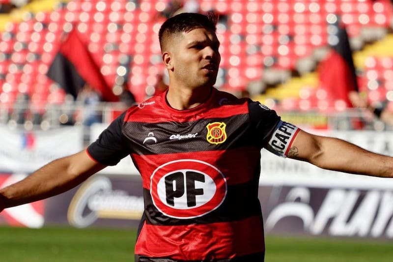 El delantero argentino es la figura de Rangers y uno de los goleadores de la Primera B. (Foto: @rangersdetalca.cl)
