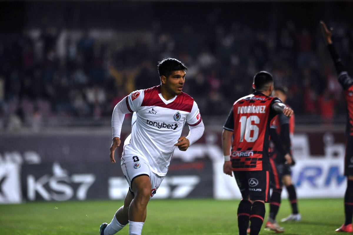 interesa en tres clubes de Primera División.