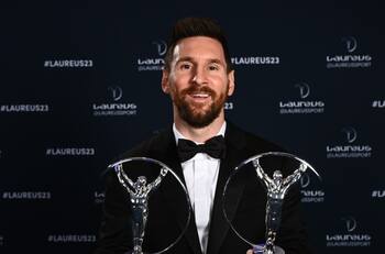 Lionel Messi recibe premio al mejor deportista del año y se lo dedica a todos... menos al PSG