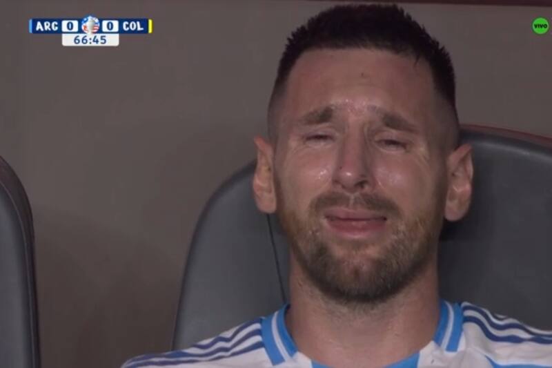 llorando tras ser reemplazado en la final de Copa América.