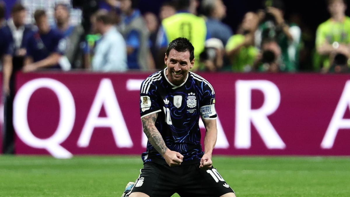 Delantero brasileño se saca la camiseta: “Hay que tragárselo; Messi es el mejor de la historia del fútbol”