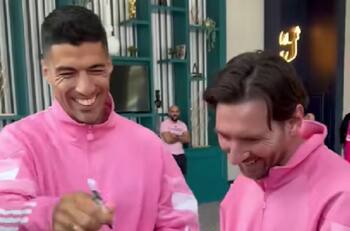 Chileno tiene a Lionel Messi de jefe y lo hizo reír con esta particular frase: suma casi 2 millones de visitas