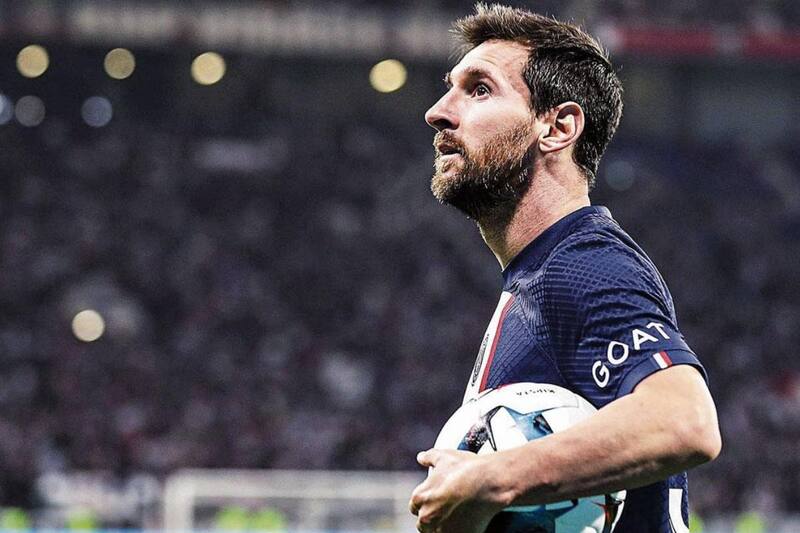 Lionel Messi termina contrato en verano de 2023 con el PSG.