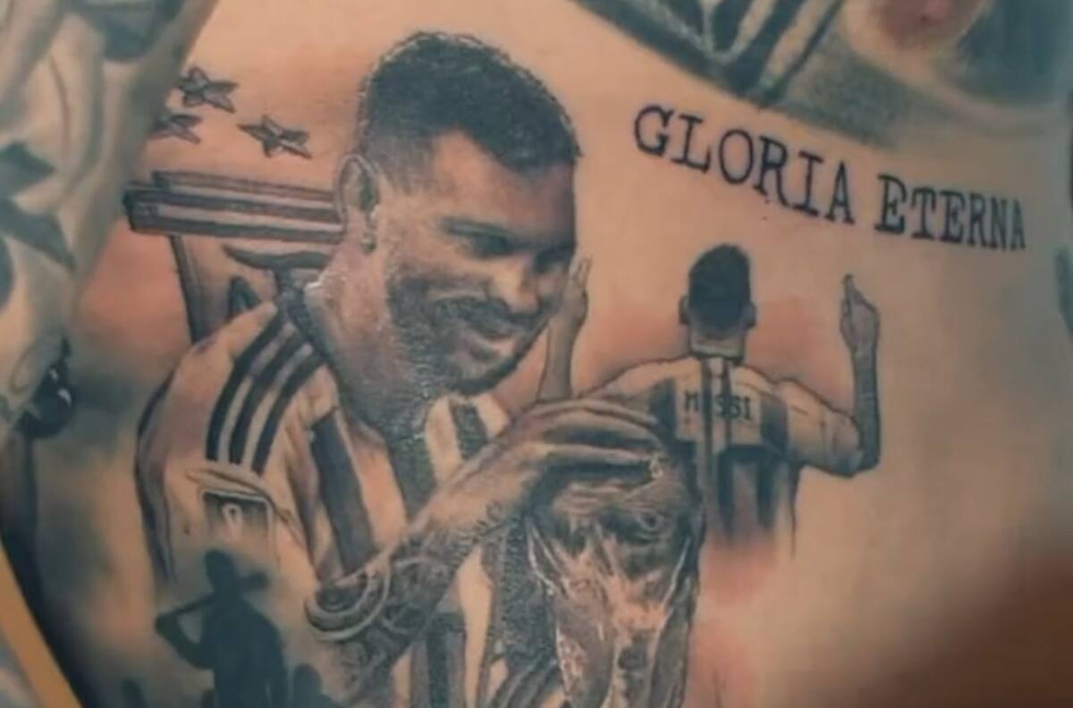 VIDEO | Devoción total: Nicolás Otamendi se tatuó a Lionel Messi y así reaccionó La Pulga