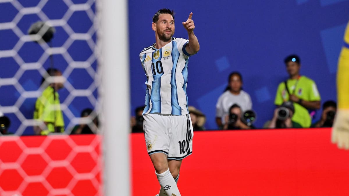 “¿Cuál es la diferencia?”: DT de Sudáfrica explota por sanción a su figura y apunta directamente a Lionel Messi