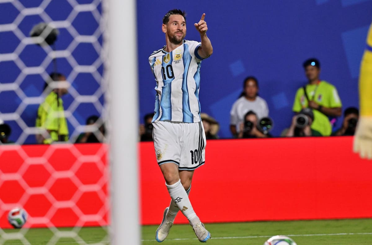 “¿Cuál es la diferencia?”: DT de Sudáfrica explota por sanción a su figura y apunta directamente a Lionel Messi