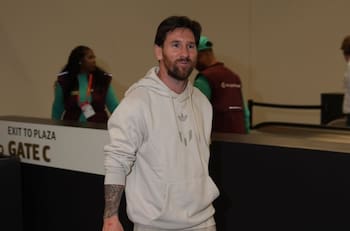 VIDEO | Pura alfombra roja: Lio Messi llega con sus hijos a presenciar el Super Bowl LIX