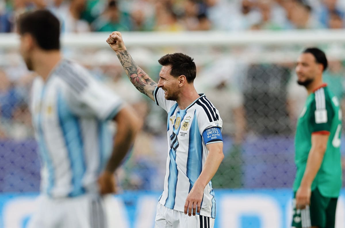 Nadie se quiere bajar: Lionel Messi y Dibu Martínez le meten presión a Lionel Scaloni