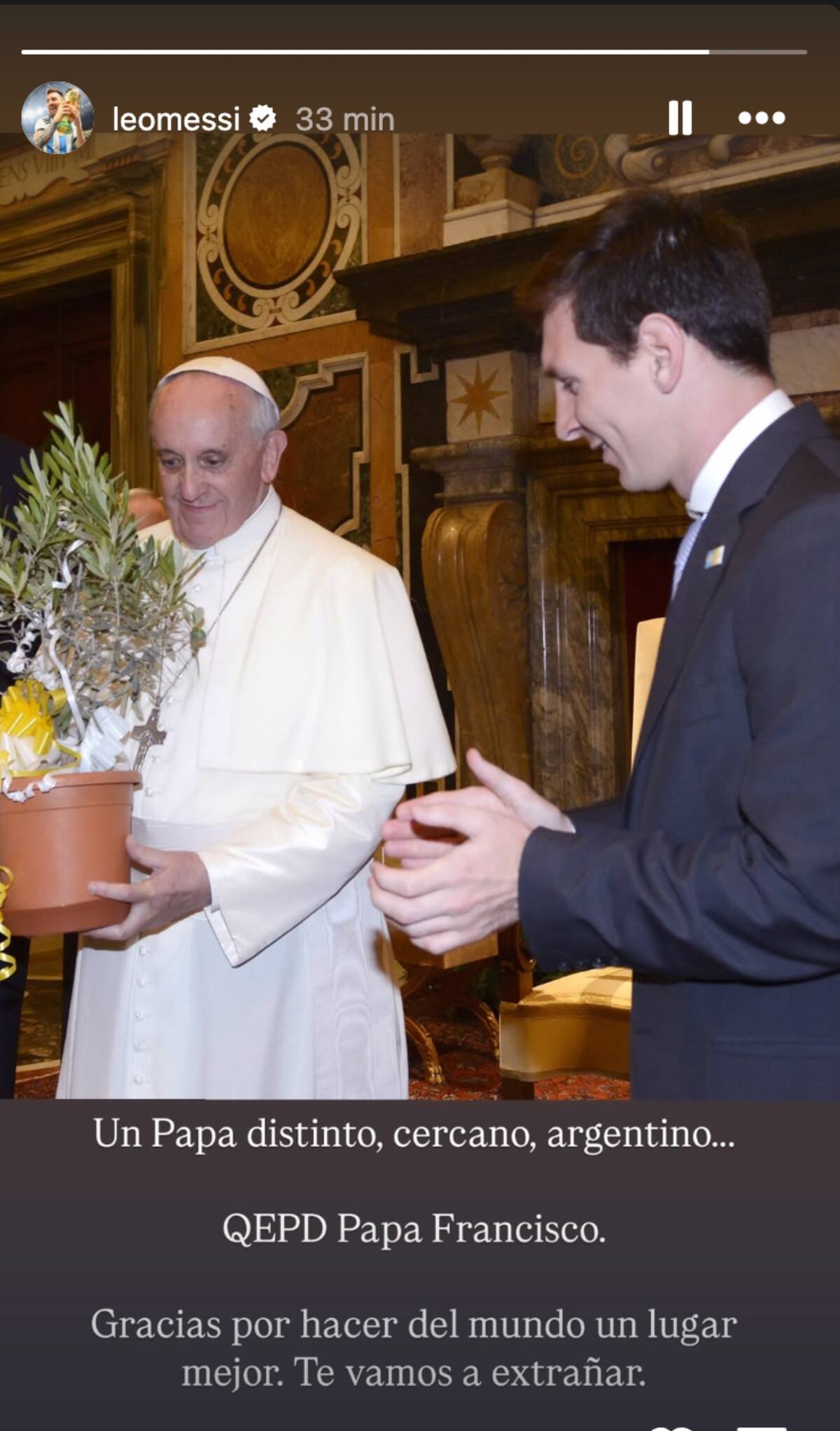 El futbolista argentino despidió a su compatriota, el Papa Francisco.