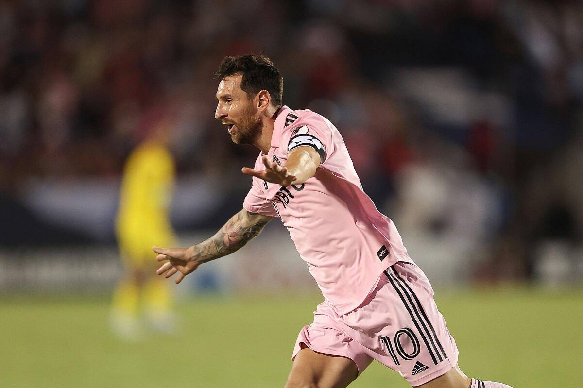 Lionel Messi lleva 826 tantos y es el argentino en actividad más goleador.