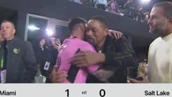 VIDEO | Saludo de estrellas: así fue el encuentro entre Lionel Messi y Will Smith en pleno partido del Inter Miami