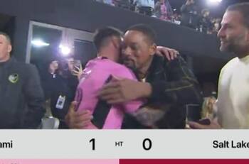 VIDEO | Saludo de estrellas: así fue el encuentro entre Lionel Messi y Will Smith en pleno partido del Inter Miami