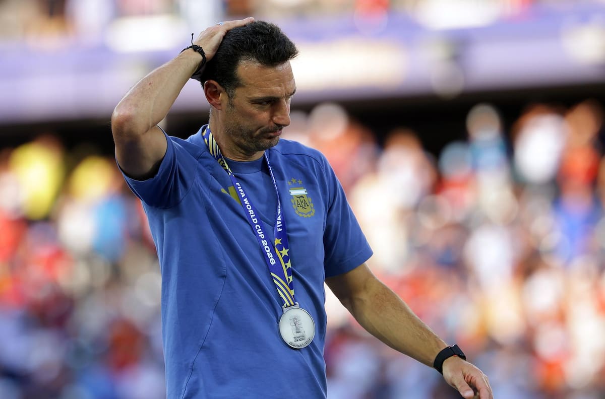 Lionel Scaloni se queja de la expulsión y pone en duda su continuidad tras derrota de Argentina: “No sé si voy a poder”