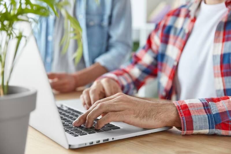 Revisa cómo puedes obtener el comprobante de pago del IPS. Créditos: Freepik