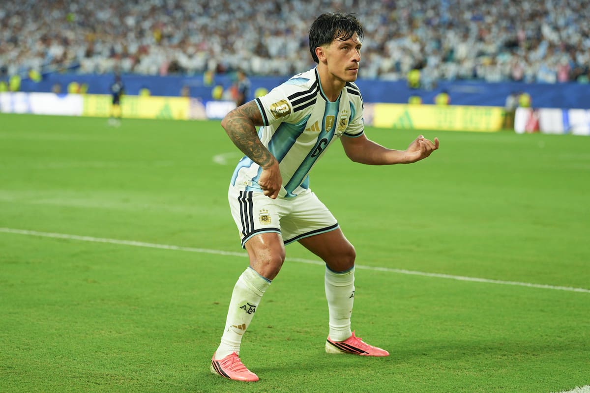 El defensor de Argentina. Foto: Agencia EFE.