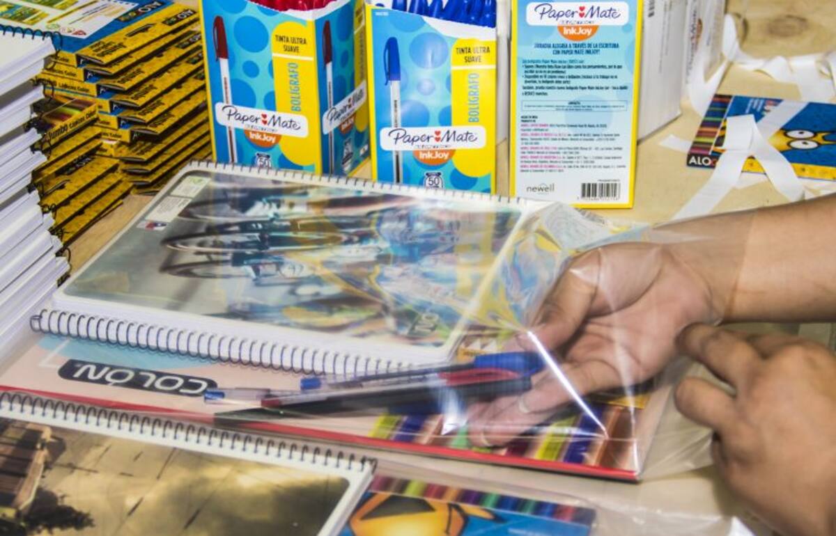 Con la llegada de marzo, se aproxima también el momento de hacer todas las compras para la vuelta a clases. Créditos: Junaeb