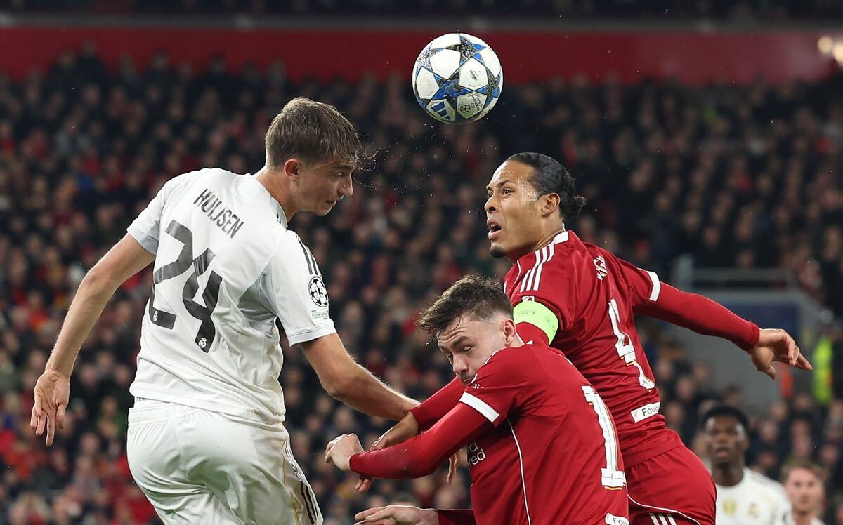 Los ingleses se hicieron fuertes en Anfield. Foto: EFE
