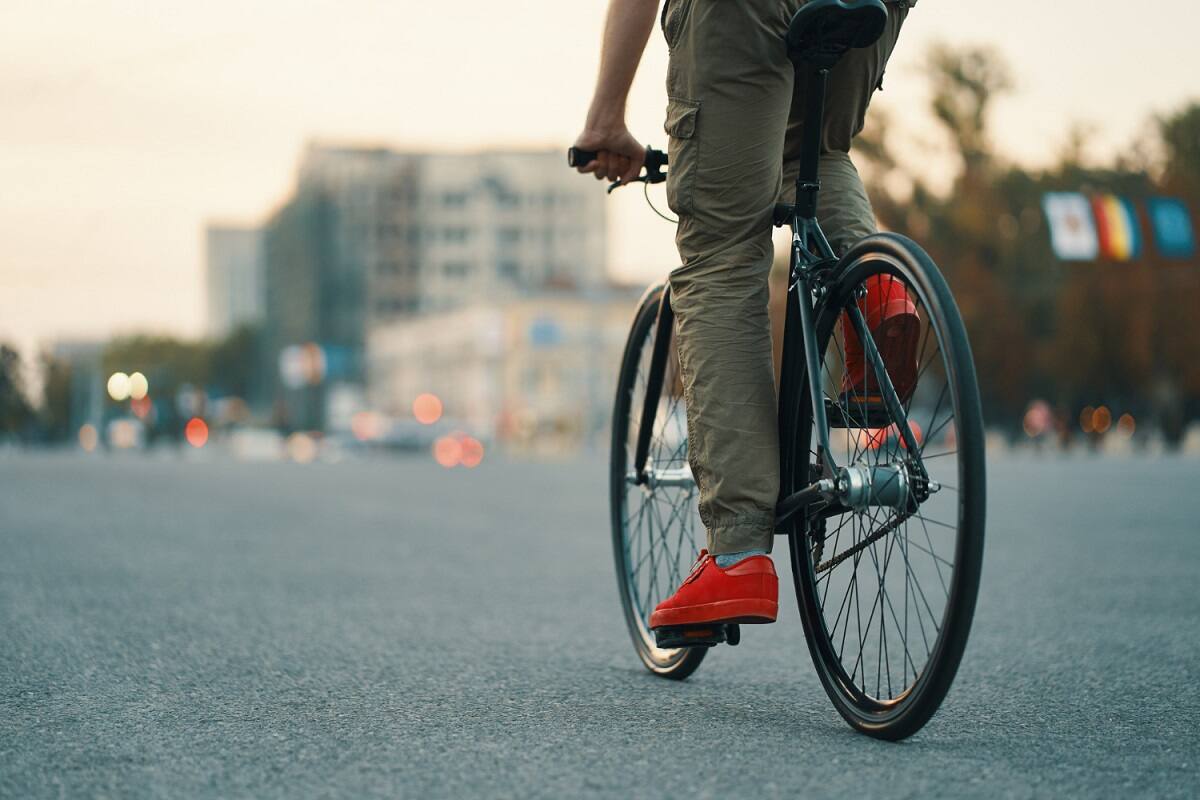 Revisa que días y las indicaciones para llevar tu bicicleta en el metro.