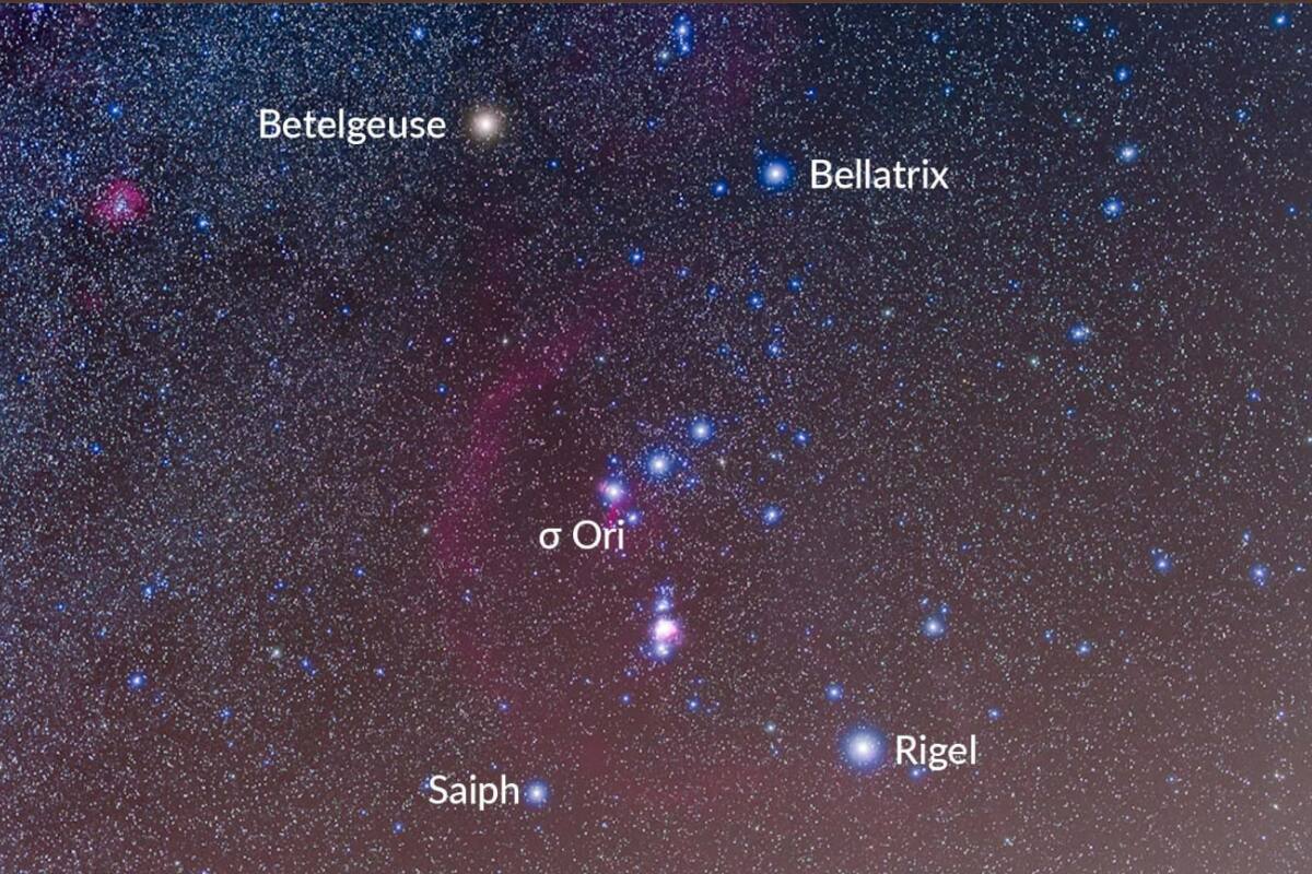 Para ubicar la constelación de Orión, se puede buscar a través de su cinturón, que se encuentra conformado por tres estrellas brillantes al noreste. Créditos: Starwalk.