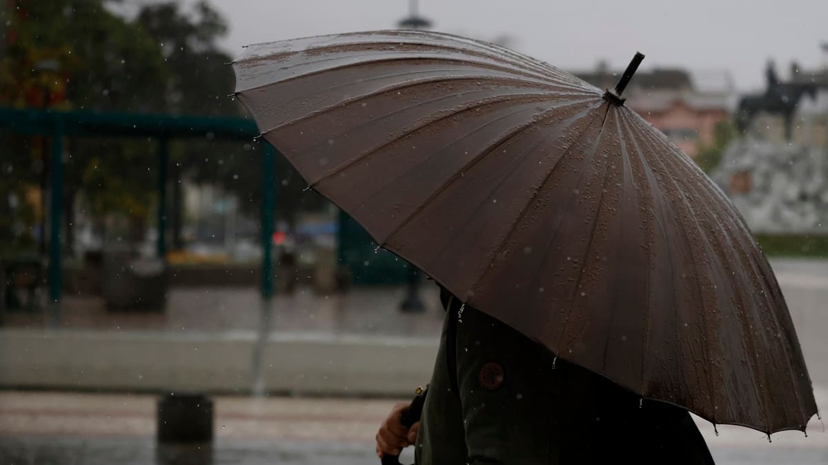 Por precipitaciones, vientos y tormentas eléctricas: Emiten alerta para estas 10 comunas de la Región Metropolitana