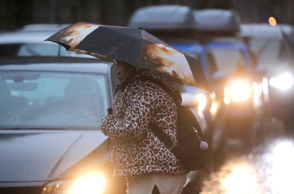 El invierno llegó con lluvias en la RM: Revisa el pronóstico del tiempo para este viernes 20 de junio