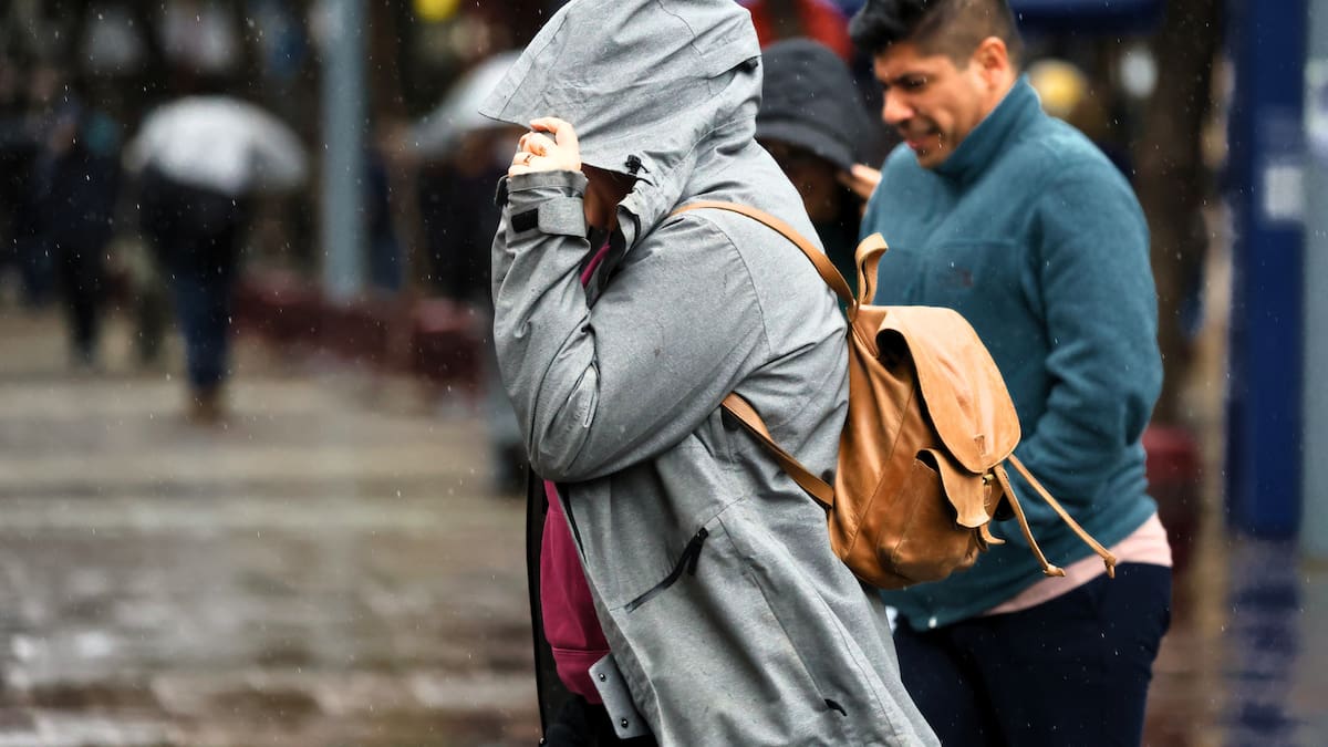 Con posibles tormentas eléctricas y hasta 13 mm de agua: Alejandro Sepúlveda confirma cuándo habrá lluvia en Santiago