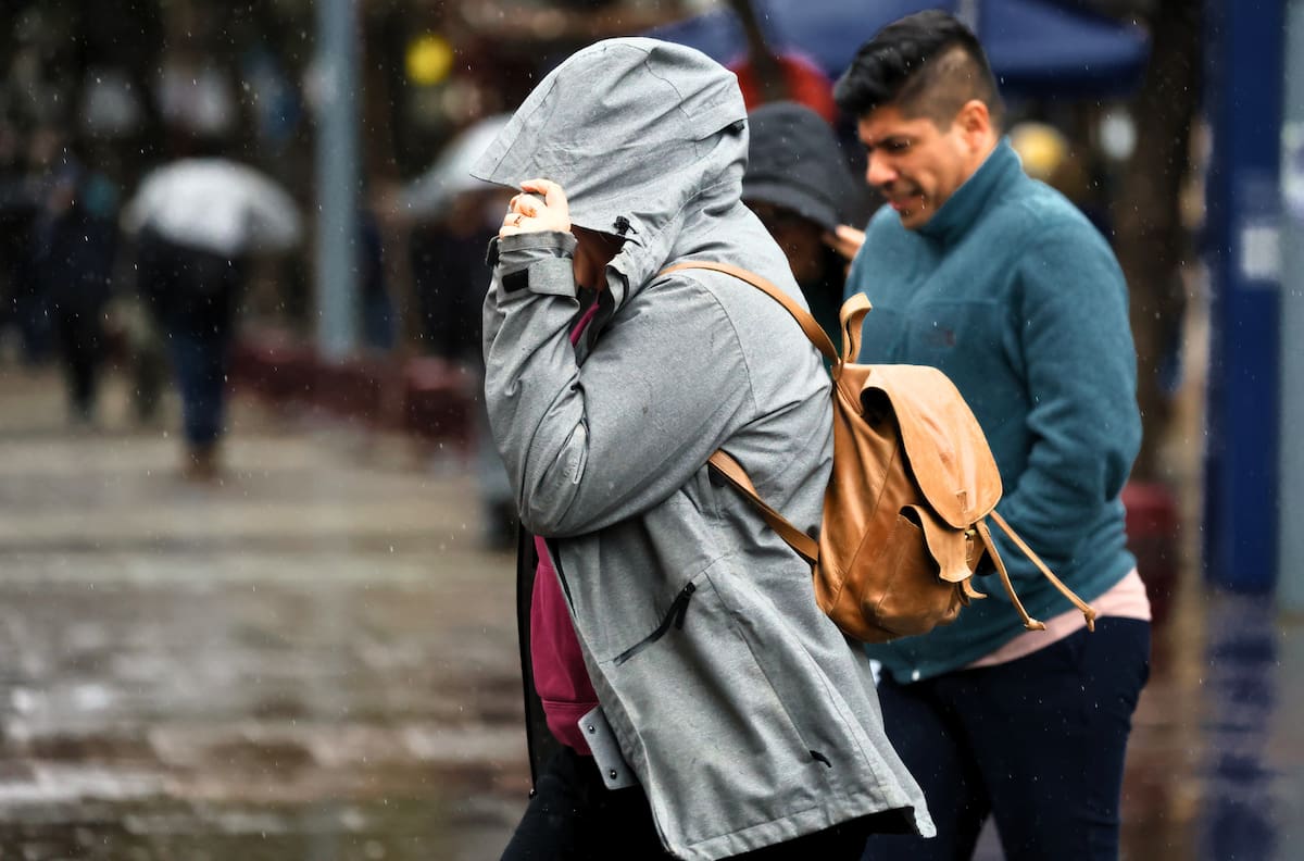 Con posibles tormentas eléctricas y hasta 13 mm de agua: Alejandro Sepúlveda confirma cuándo habrá lluvia en Santiago