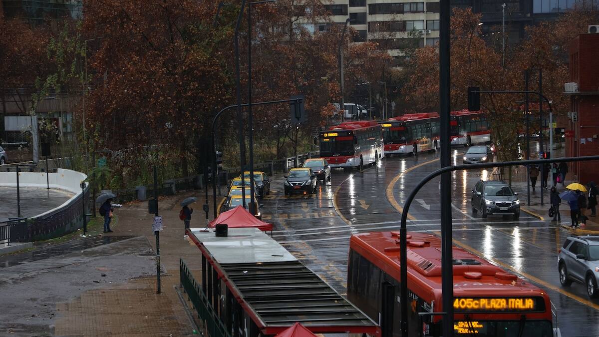 Meteorólogo Gianfranco Marcone revela hasta qué hora lloverá este viernes en la Región Metropolitana