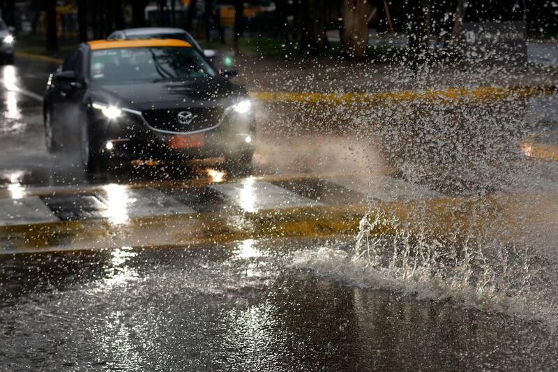 La noche de este lunes comezará una de las precipitaciones más potentes de los últimos años en Santiago.