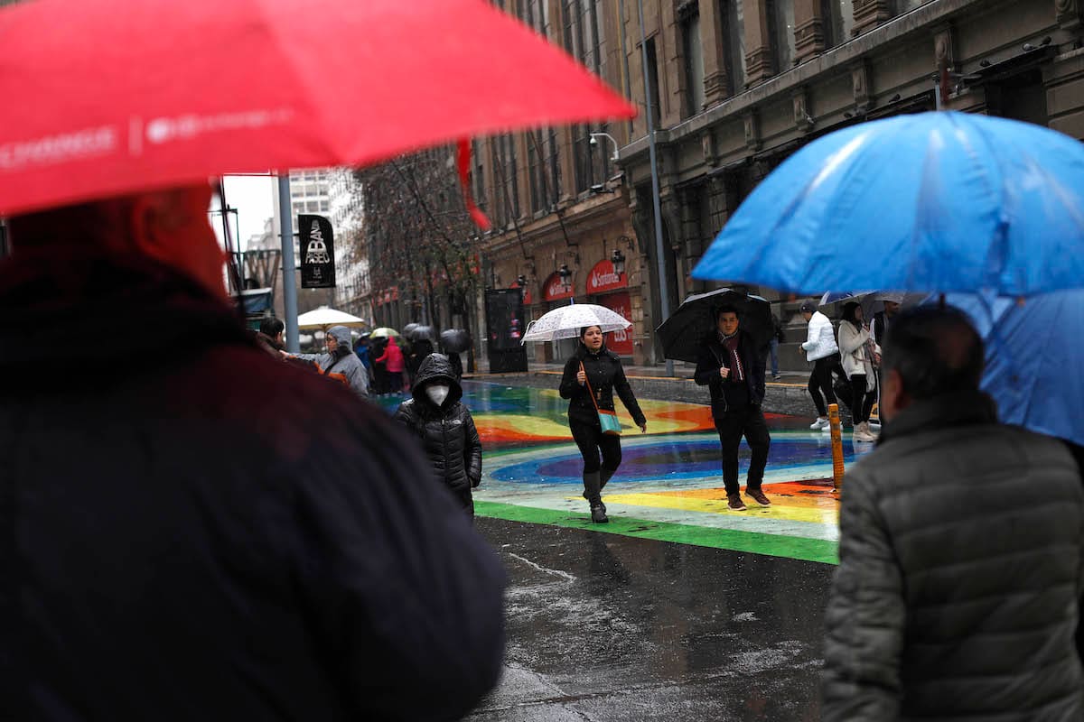 La capital también recibirá lluvias durante este lunes.
