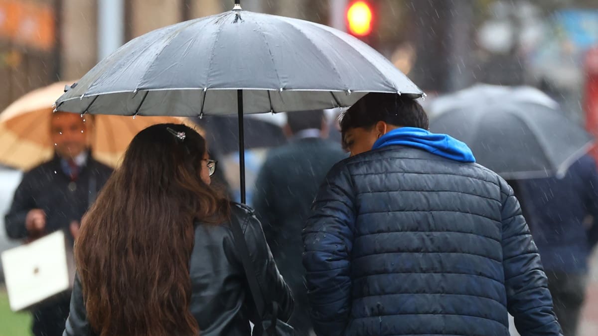 Advierten lluvia en Santiago para los próximos días: estas comunas de la Región Metropolitana podrían verse afectadas