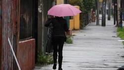 “Se acorta”: Meteorólogo Eduardo Sáez asegura que caerán muchos milímetros en pocas horas en Santiago