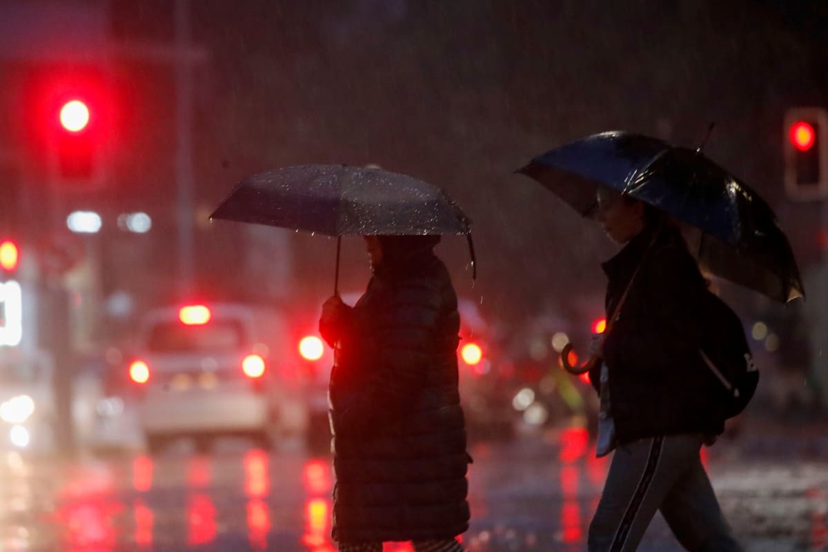 El ciclón traería lluvias y vientos en varias regiones de Chile.