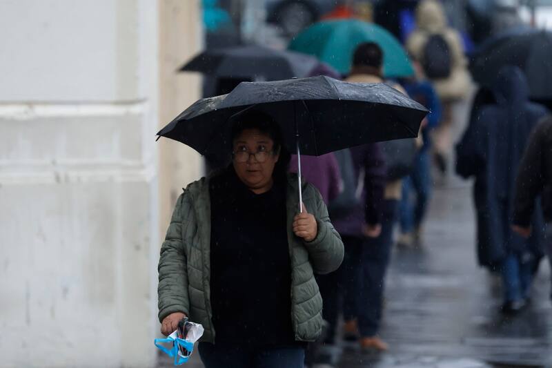 Las precipitaciones comenzarán durante la tarde del sábado en la capital. Créditos: Sebastián Cisternas/Aton Chile.
