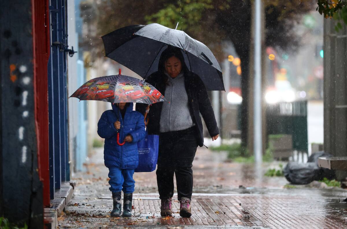 Con vientos de hasta 70 km/h: Estas son todas las ciudades de Chile donde lloverá este jueves 17 de julio