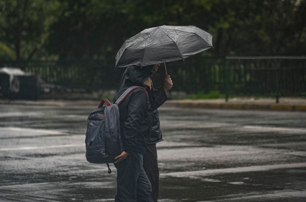 Después de la fuerte lluvia matinal de hoy lunes 20 de julio: ¿Cuándo vuelven las precipitaciones a Santiago?