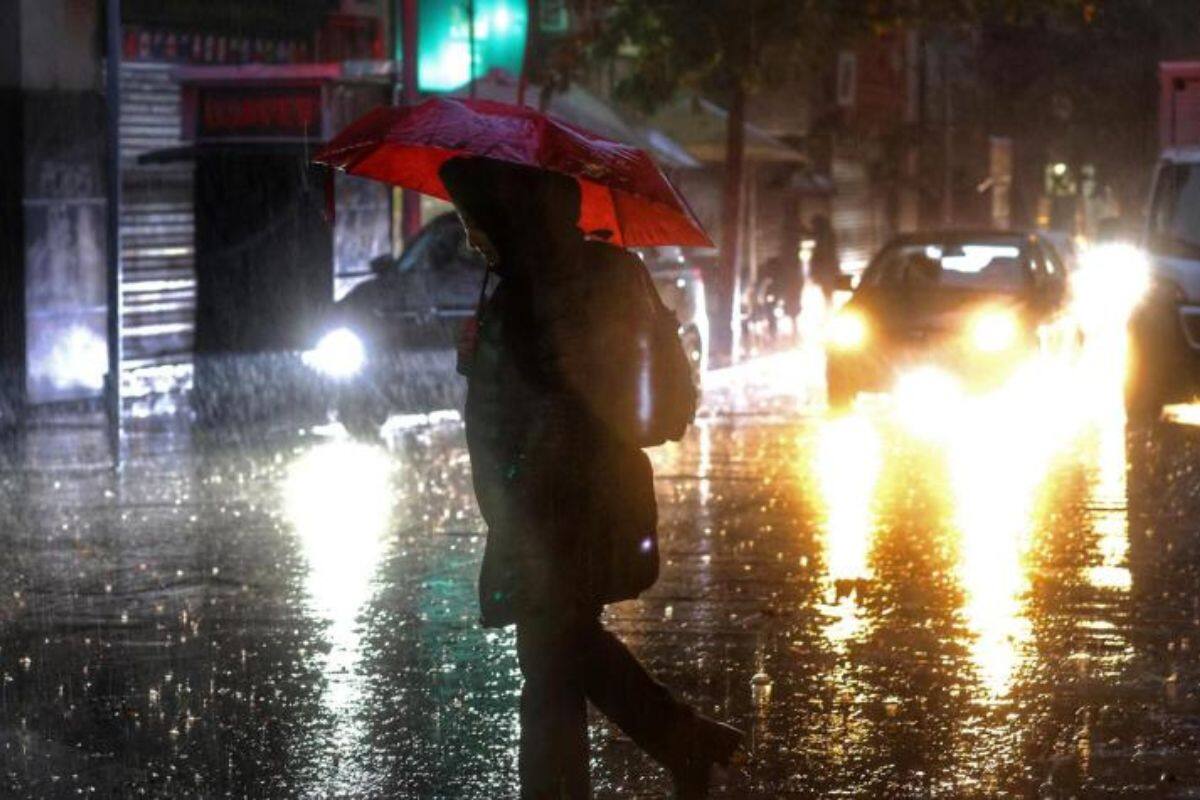 A esta hora comenzarán las precipitaciones según el meteorólogo de TVN.
Créditos: Aton.